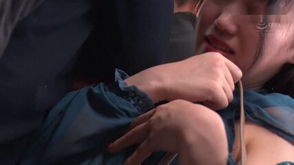 Train PAWG Tits Get Exposed